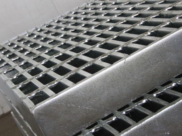 Bagaimana plat grating keluli di terminal pelabuhan dapat meningkatkan keselamatan platform secara menyeluruh Analisis teknologi utama