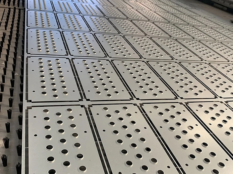 Jarak Plat Grating O Grip Berlubang