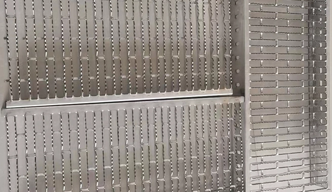 Grid Segi Empat Palang Grating Bergerigi