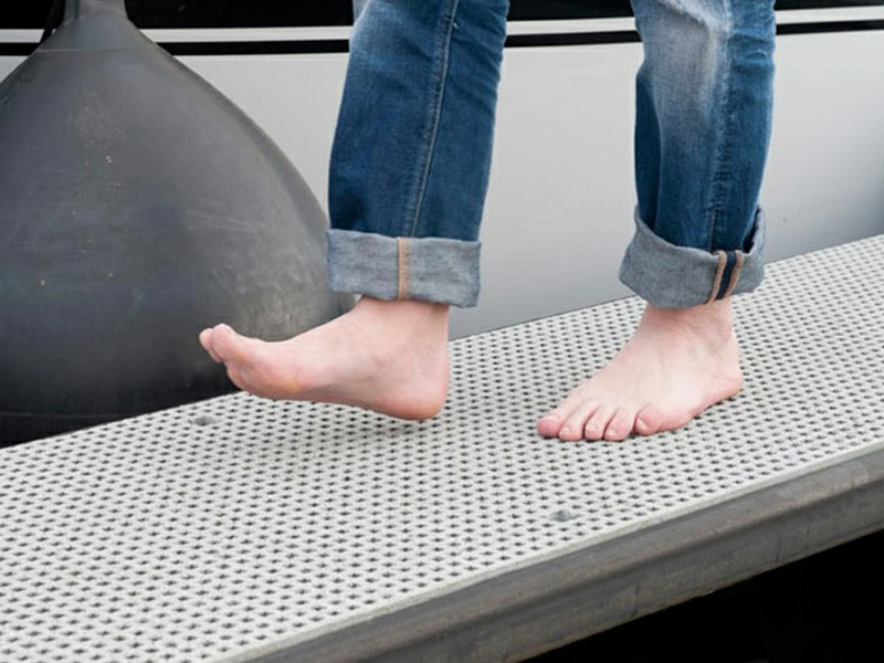 Permukaan Kasar Tanpa Alas Kaki