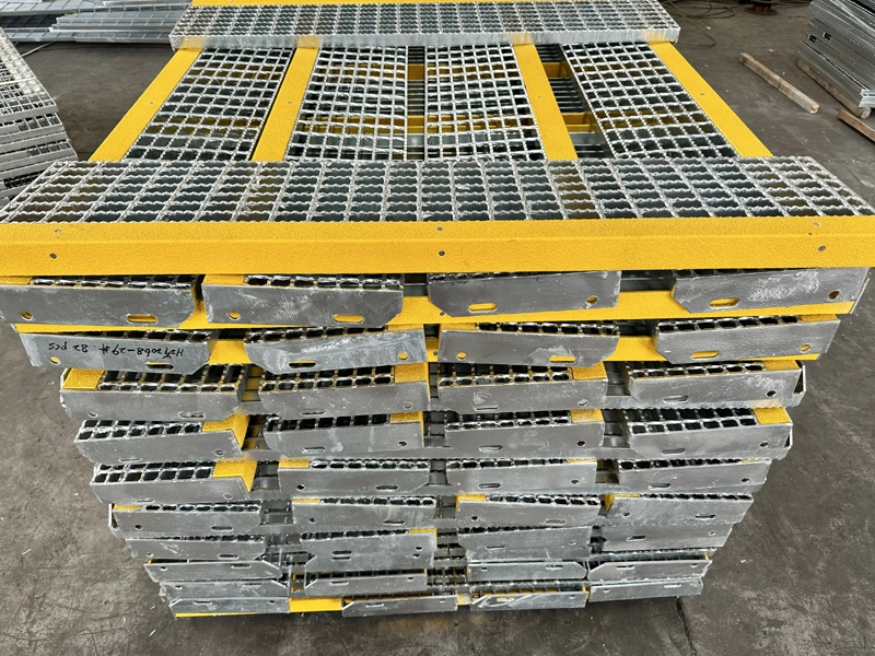 T6 Tread dengan Nosing FRP
